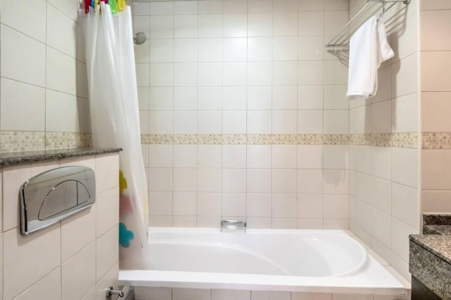 Luxurious 1 Bedroom Apartment In The Dubai Marina! Exterior photo